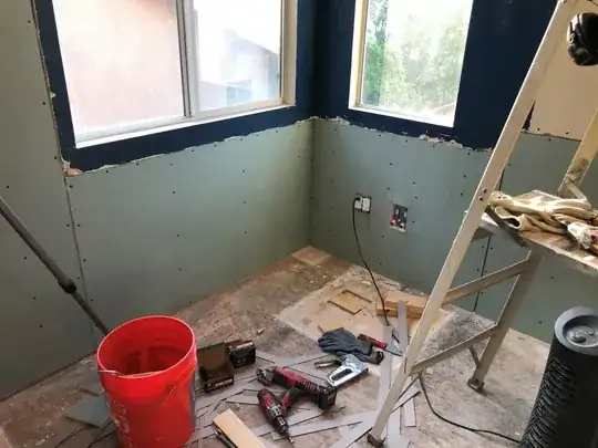 Tub corner