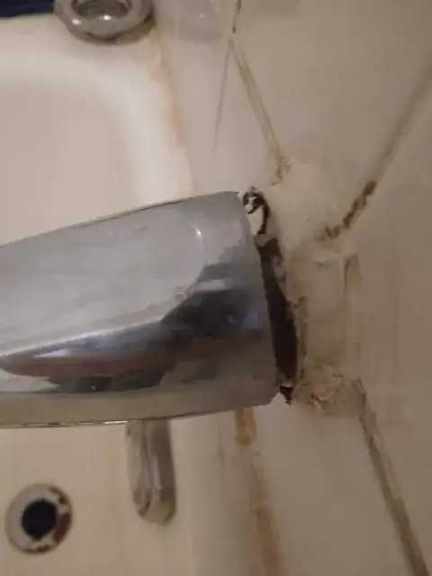 gap behind faucet