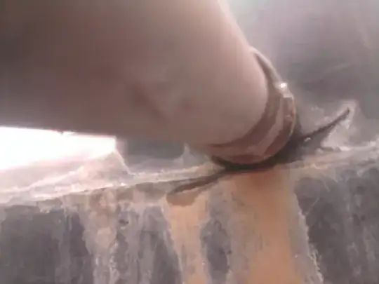 Another closeup of the cracks.
