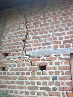 Crack on the wall