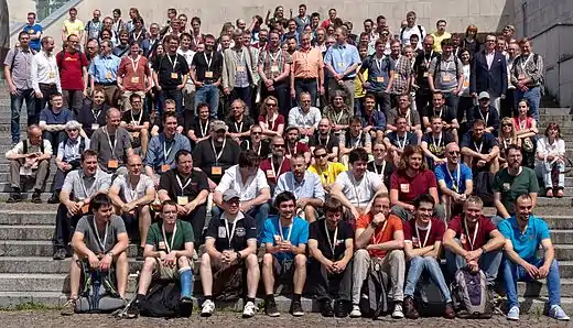 Gruppenfoto der Teilnehmer der FOSSGIS-Konferenz 2016 in Salzburg.