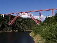 El Viaducto Garabit es un puente de arco de celosía de acero.