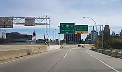 Left:destination:ref=I 71 North;US 50 Eastdestination:ref:to=I 471destination=Columbus;Columbia ParkwayRight:destination:ref=I 71 South;I 75 Southdestination=2nd Streetmaxspeed:advisory=35 mph